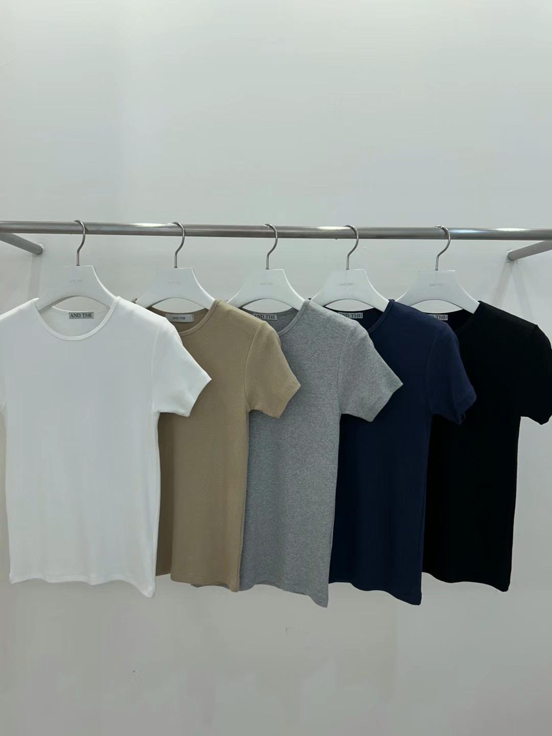 Crew Neck Short Sleeved T-shirt *5 Colors