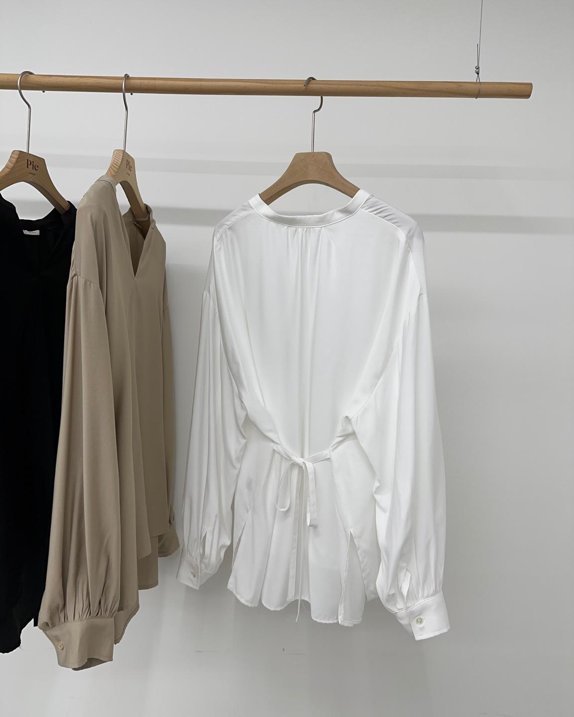 V-neck Long Sleeved  Flowy Blouse *3 Colors