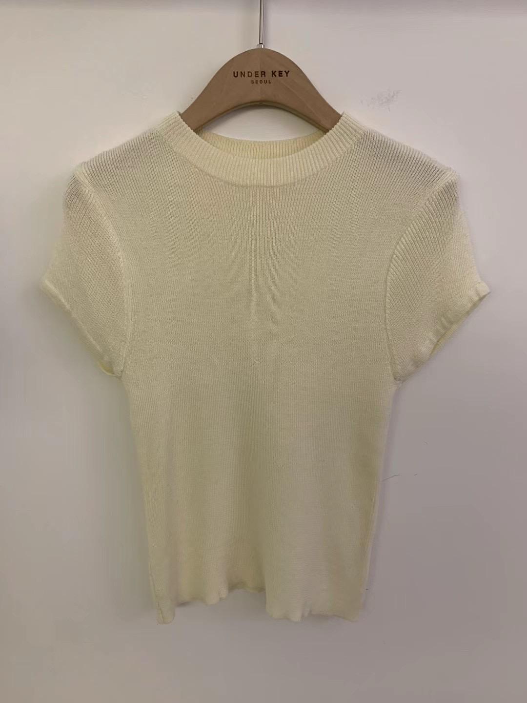 Short-sleeved Knitted Top *7 Colors