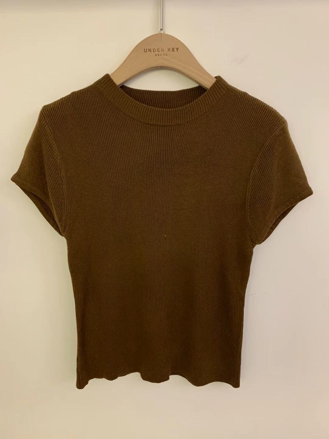 Short-sleeved Knitted Top *7 Colors