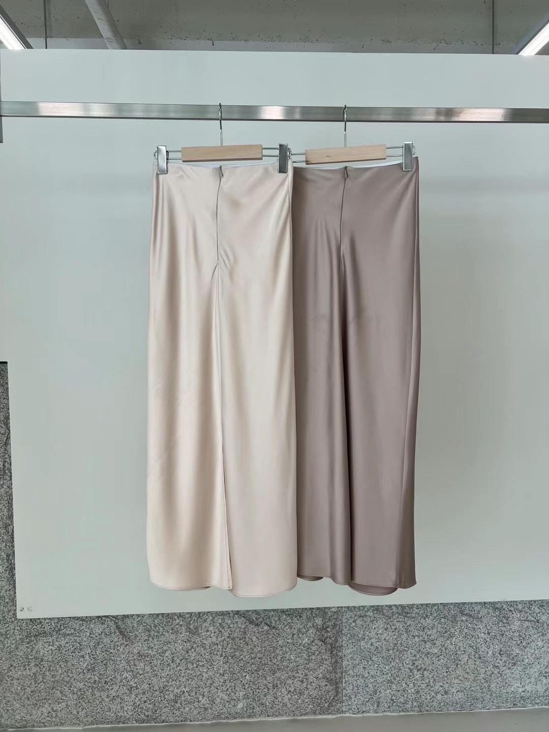 Satin Slit Maxi Skirt *2 Colors