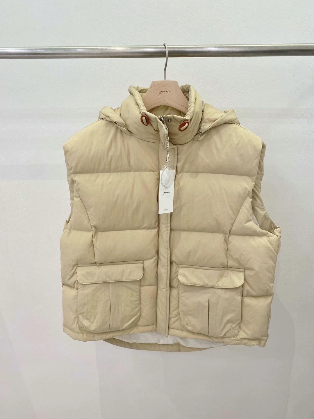 Sleeveless Hooded Puff Goose Down