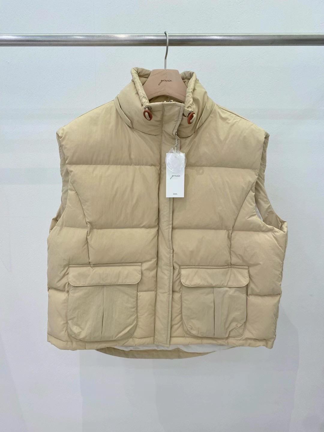 Sleeveless Hooded Puff Goose Down