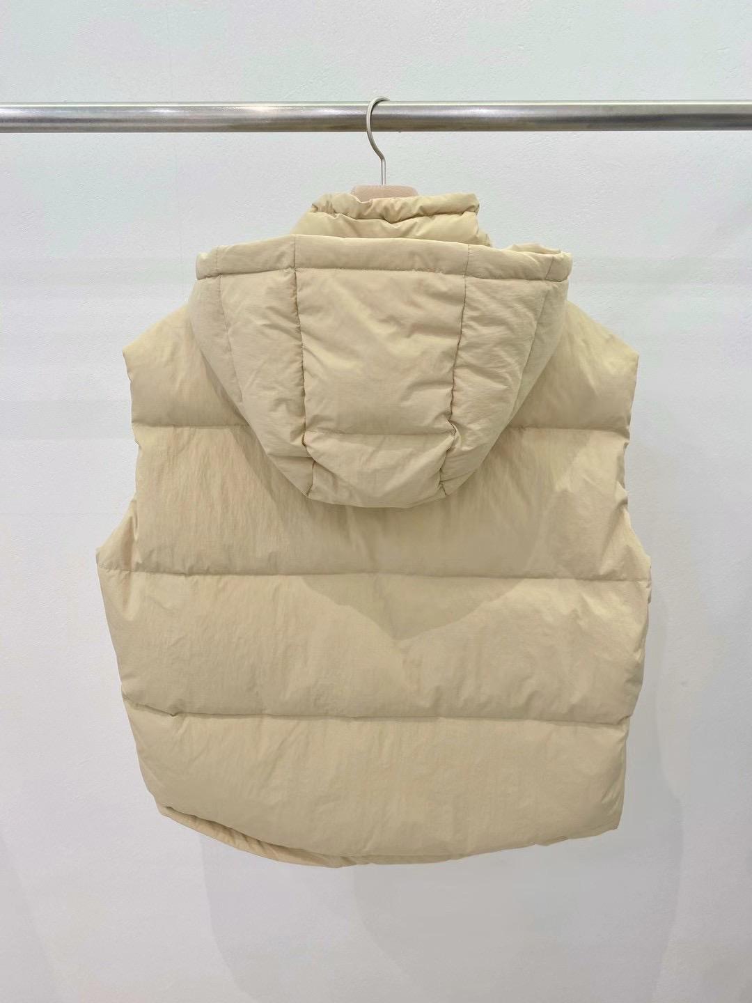 Sleeveless Hooded Puff Goose Down