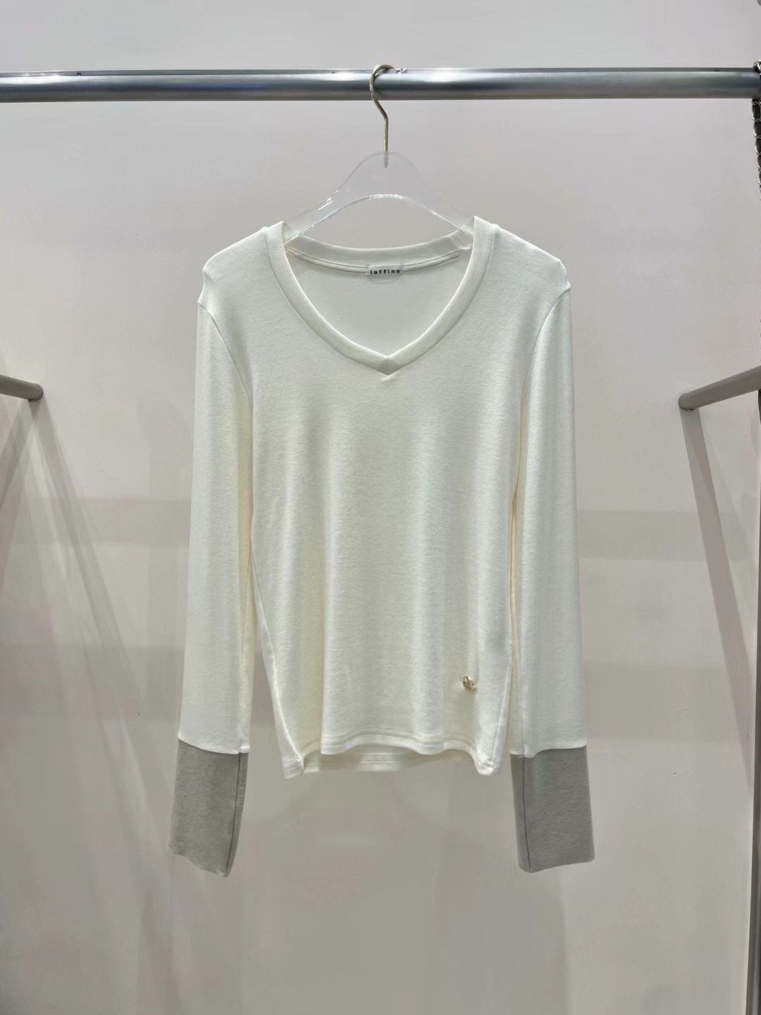 V-neck Two tone Long Sleeved Knit Top *3 Colors