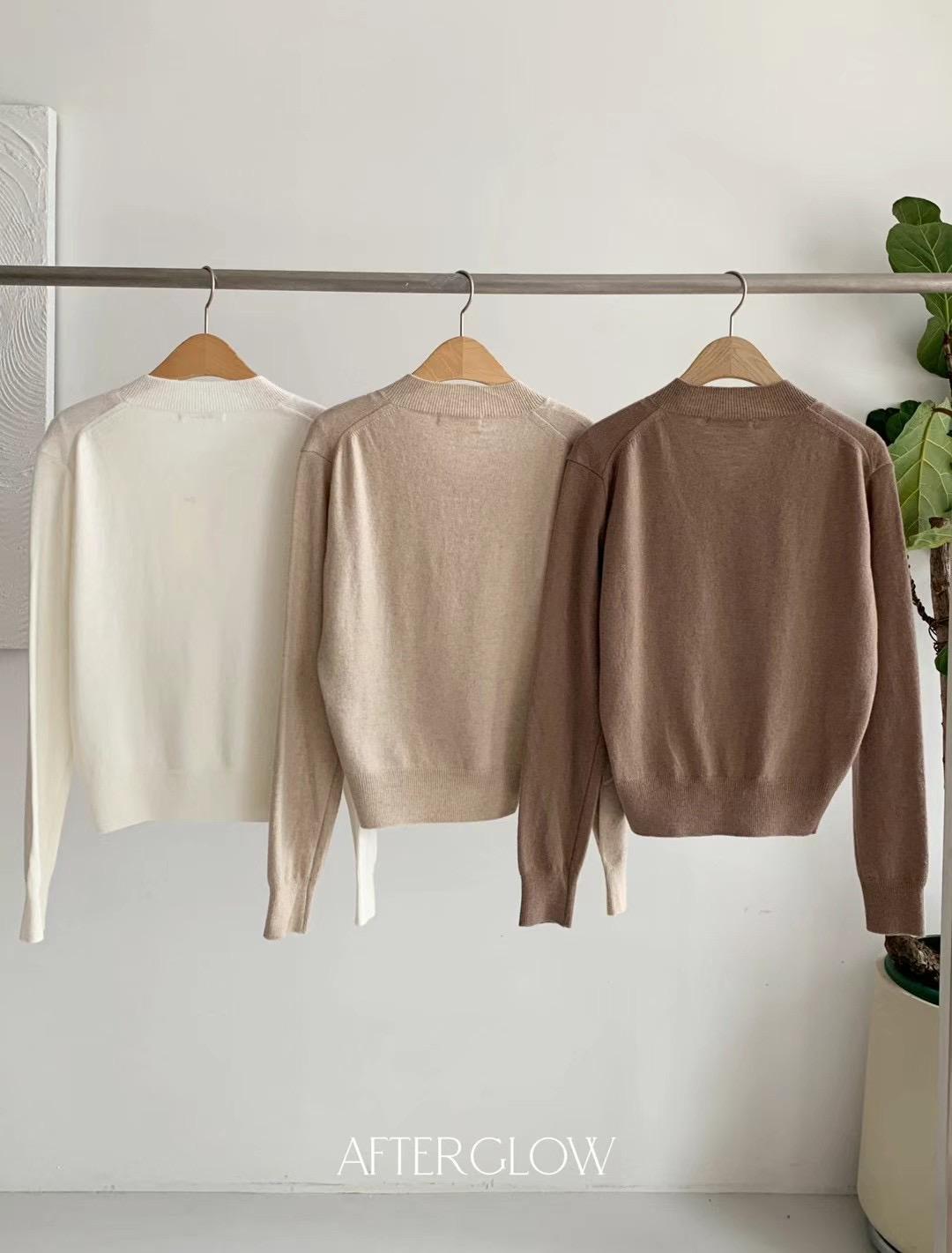 V-neck Knitted Neutral Sweater *3 Colors