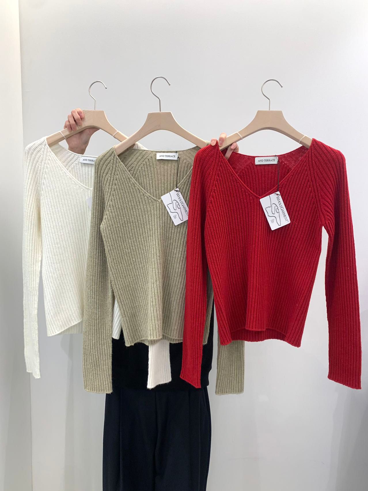 V-neck Long Sleeved Ribbed Knit Sweater *3 Colors