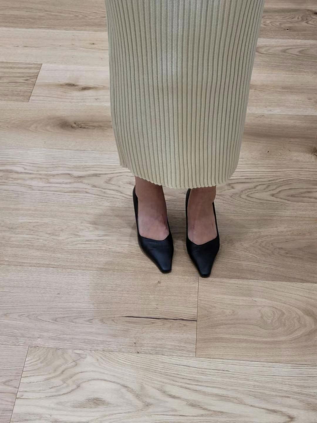 Ribbed Knit Midi Pencil Skirt *2 Colors