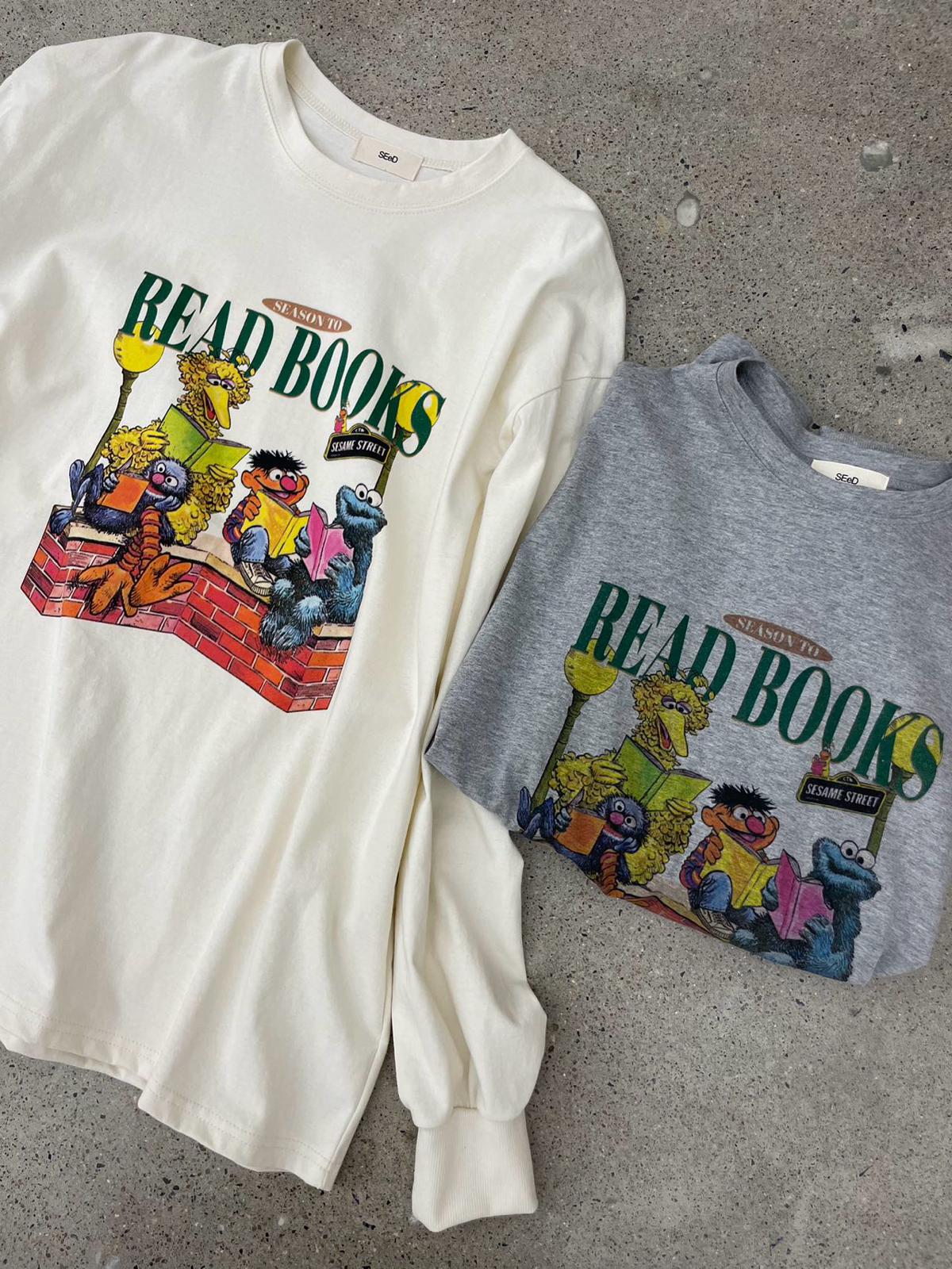 Printed Read Books Short Sleeved T-Shirt *2 Colors